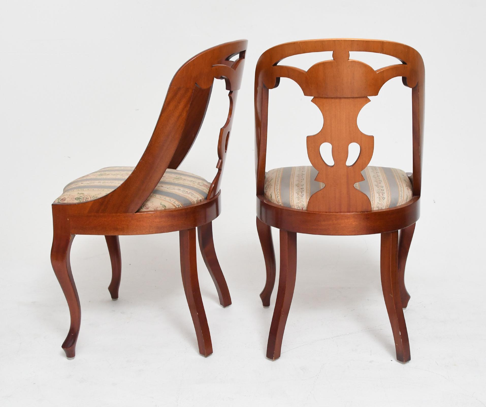 Charming Pair of 1800s Göteborg Dining Chairs
