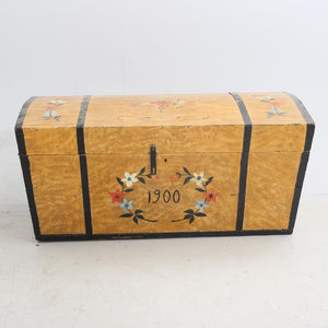 Domed Top Trunk with Floral Detail